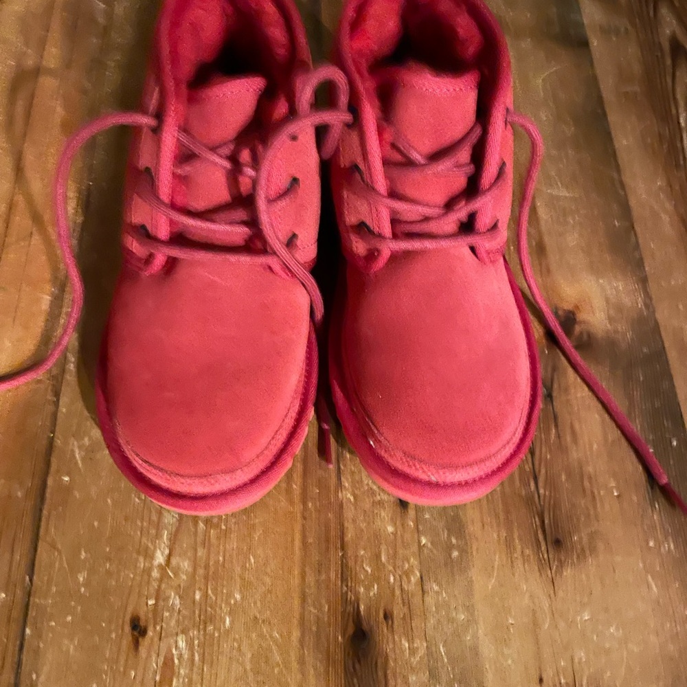 Ugg Neumel Samba Boot, never worn